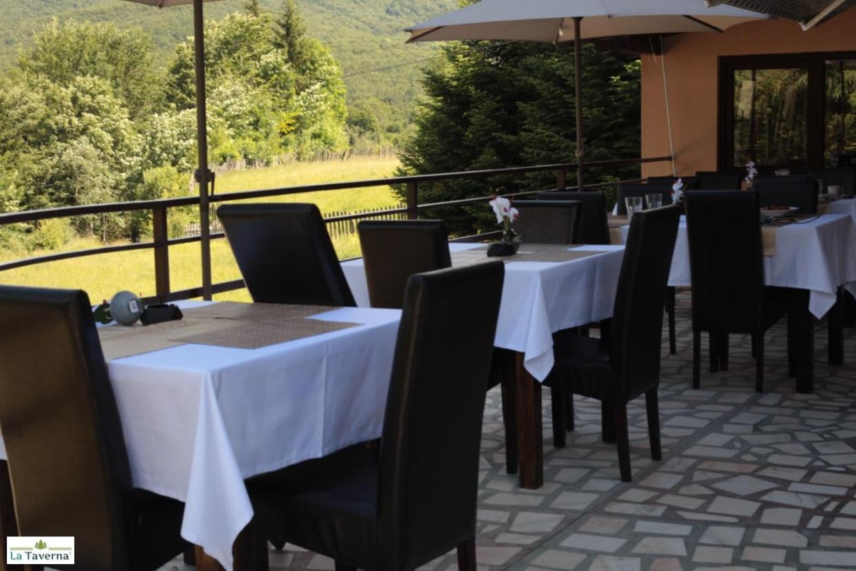 Pensiunea La Taverna Trăisteni Exterior foto
