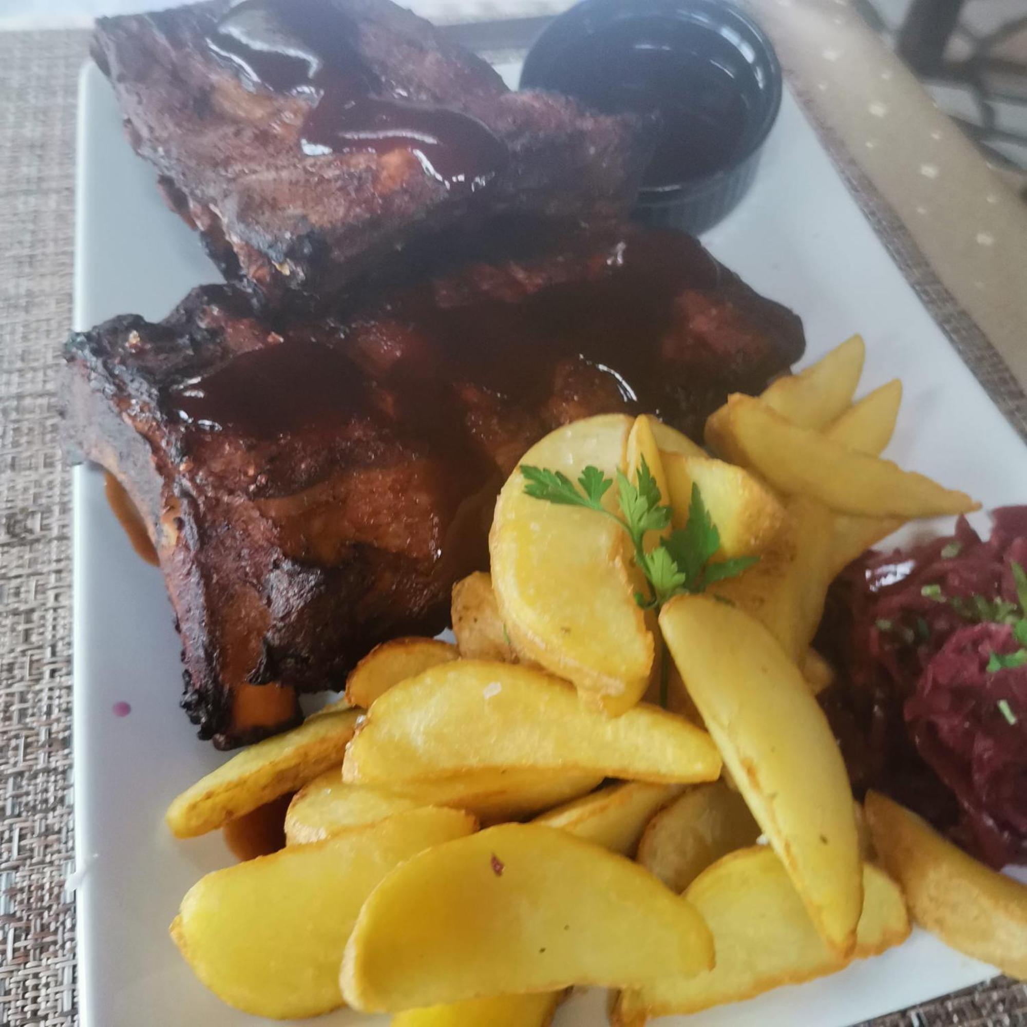 Pensiunea La Taverna Trăisteni Exterior foto
